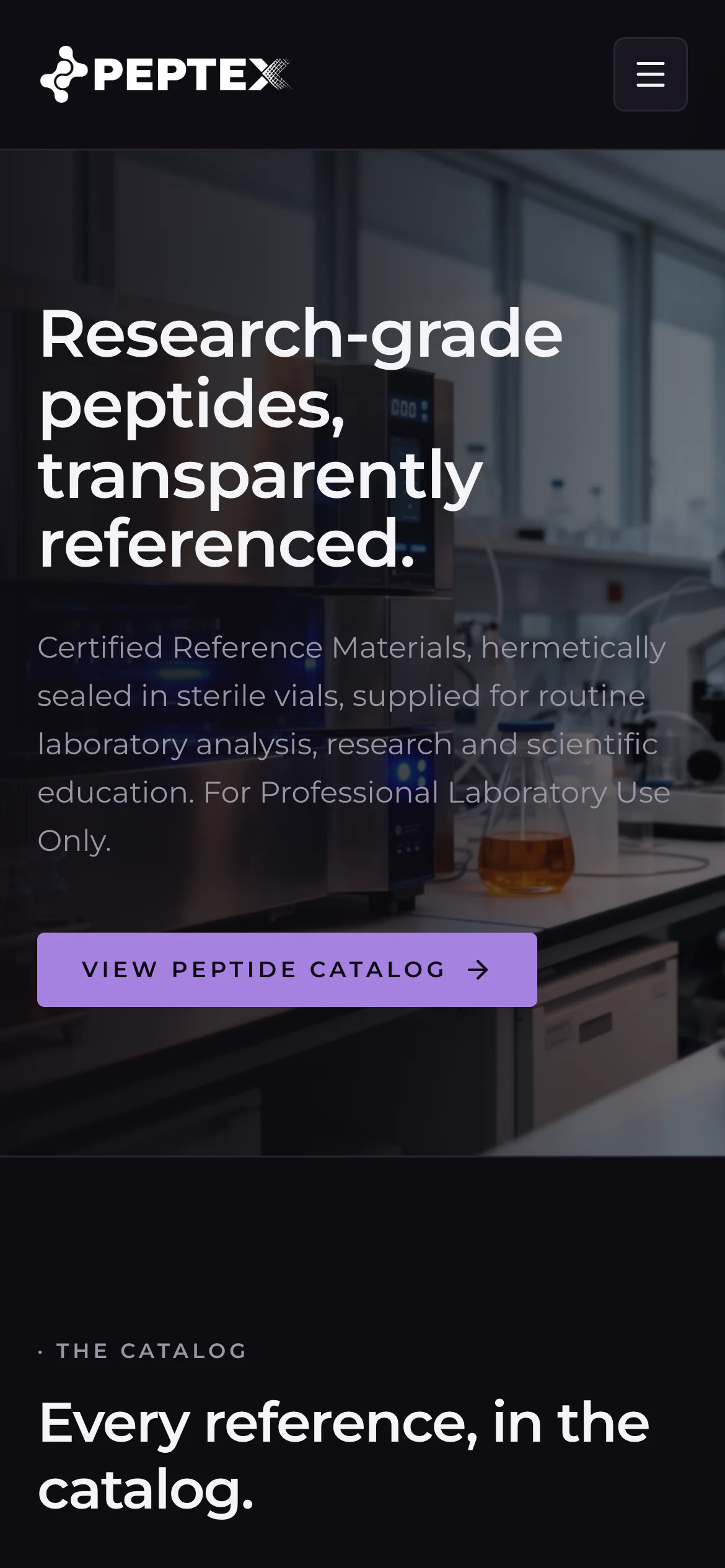 الصفحة الرئيسية لموقع Peptex على الهاتف: الشعار وزر القائمة، ثم العنوان الرئيسي وزر الكتالوج، فبداية قسم الكتالوج